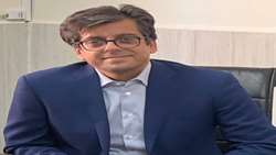 سرپرست دانشگاه علوم پزشکی رفسنجان منصوب شد/ قدردانی از دکتر وحید محمدی شاهرخی